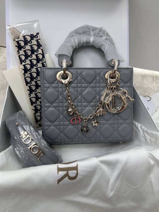 Сумочка в стилі Діор