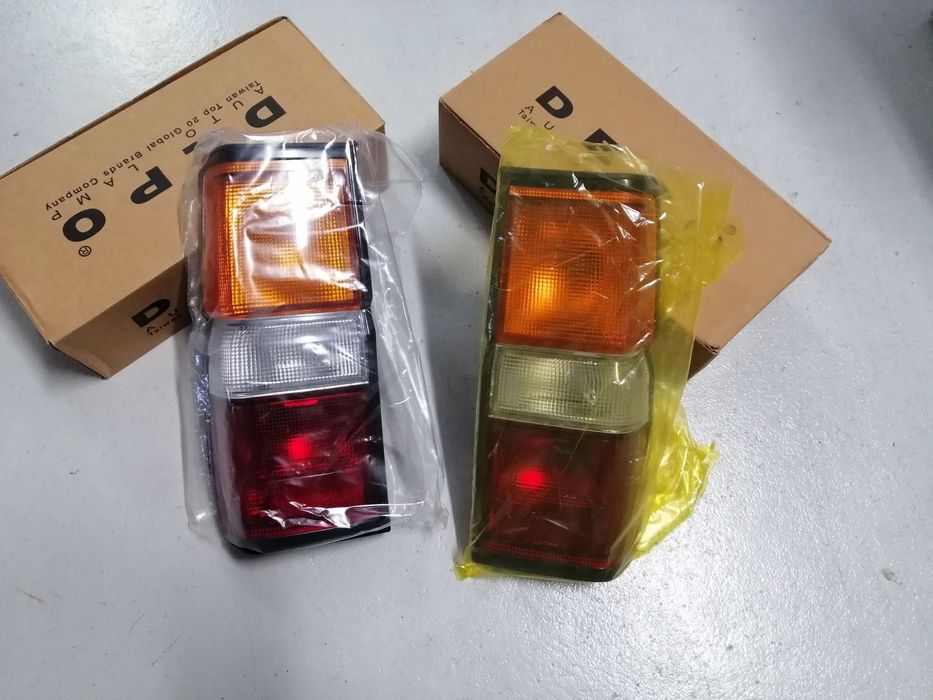 Par de farolins de trás Nissan Terrano 1 Mk1 NOVOS