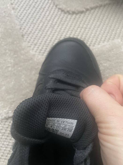 Кросівки на осінь adidas