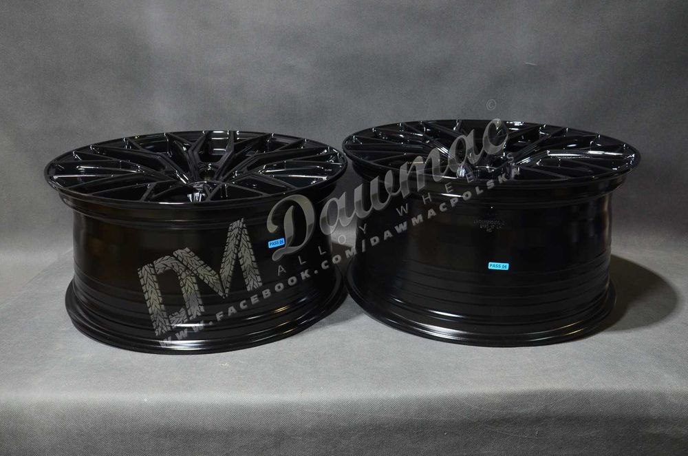Felgi aluminiowe DM04 19" 8,5J ET35 + 9,5J ET38 5x120 Gloss Black