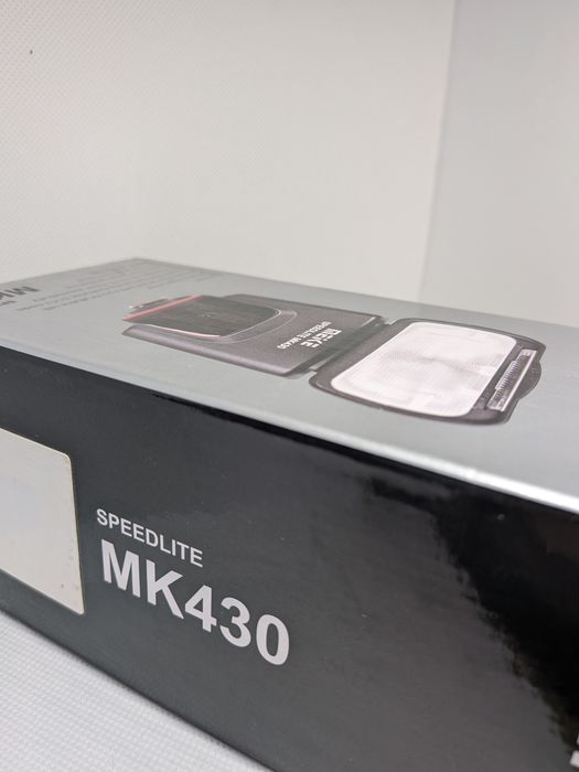 Спалах Meike MK430 для Canon.