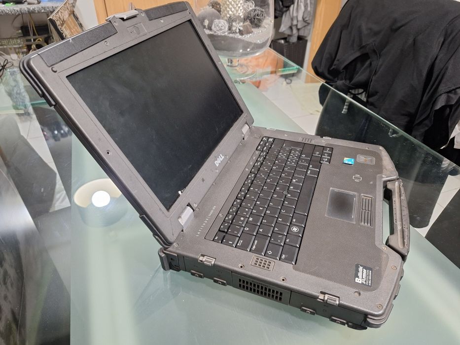 DELL LATITUDE  XFR E6400 Rugged a funcionar