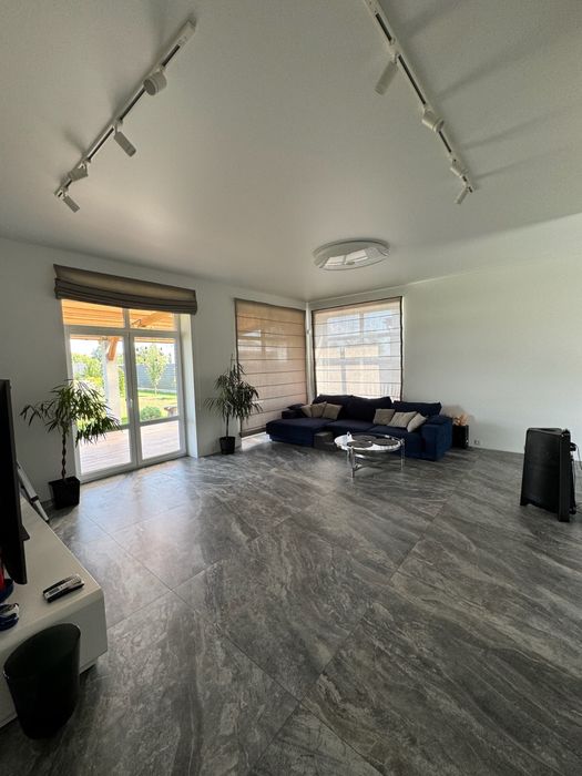 Здам будинок біля річки у Зазимʼї. Генератор !