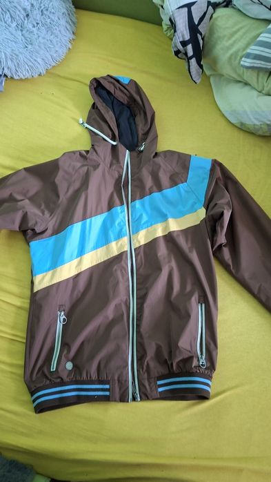 Продам куртку весна-літо