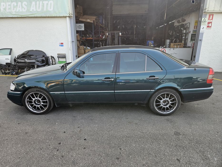 Mercedes-Benz C 250 TD Elegance W202 de 1996 para peças