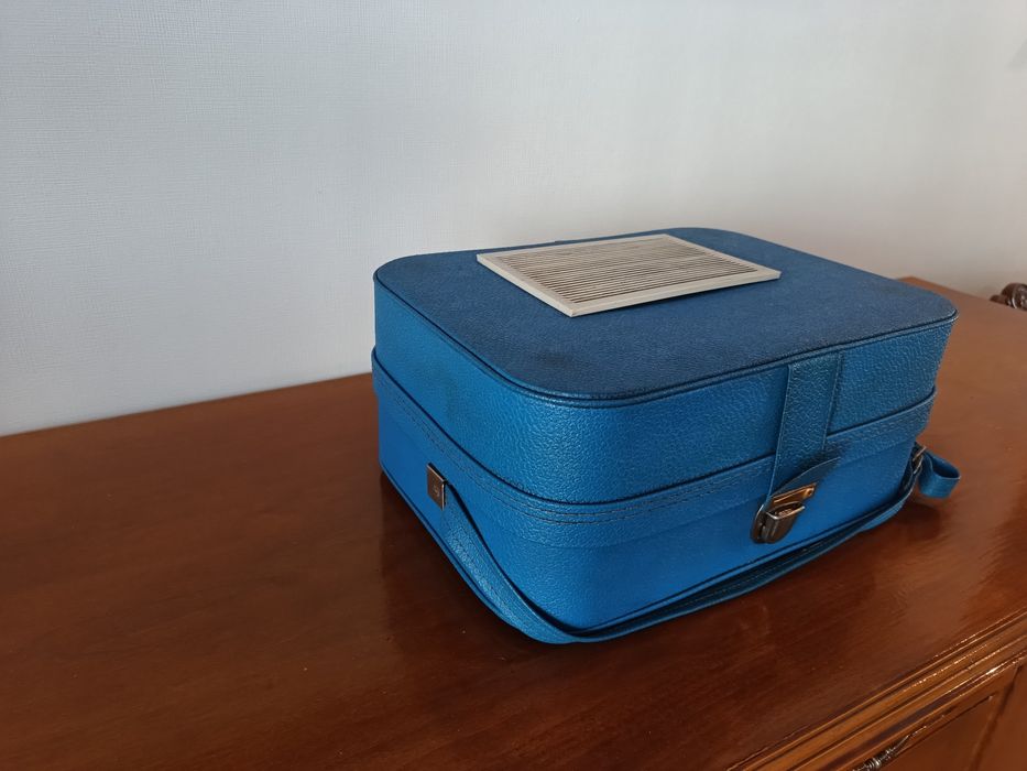 Stary sprawny gramofon