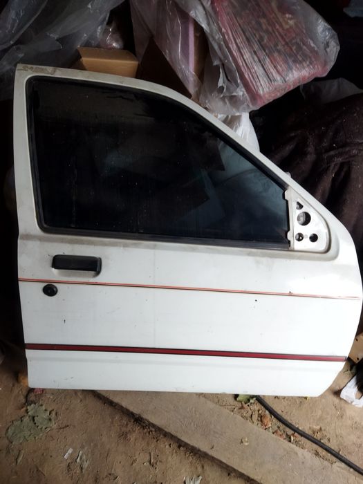 Продам дверь Форд Сиерра