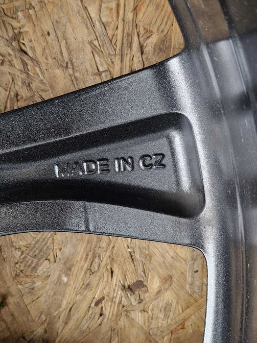 1x Felga 19" Skoda SuperB III B8 Octavia III IV 3V0601025AA