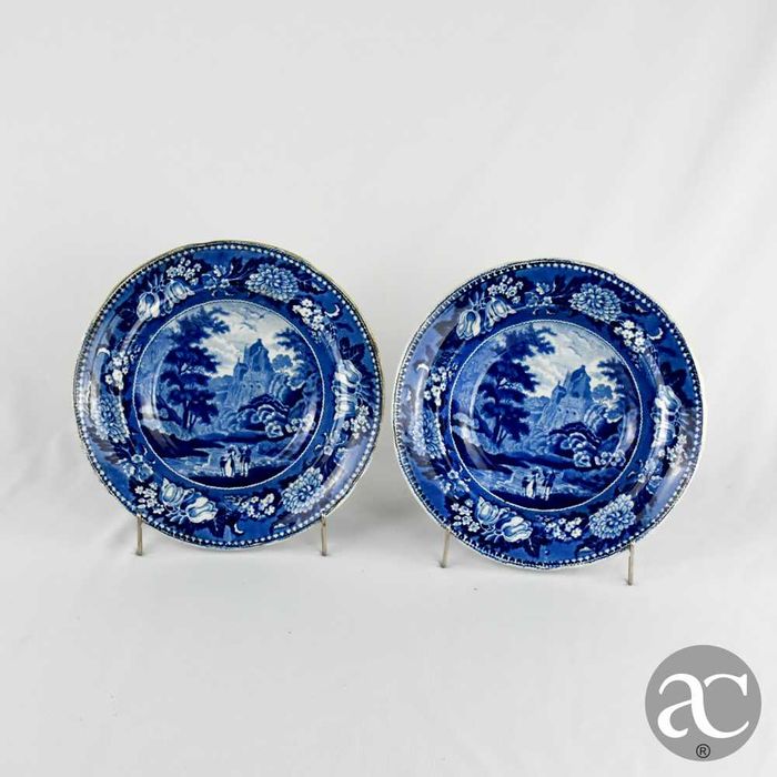 Par de pratos fundos em faiança inglesa Sttafordshire
