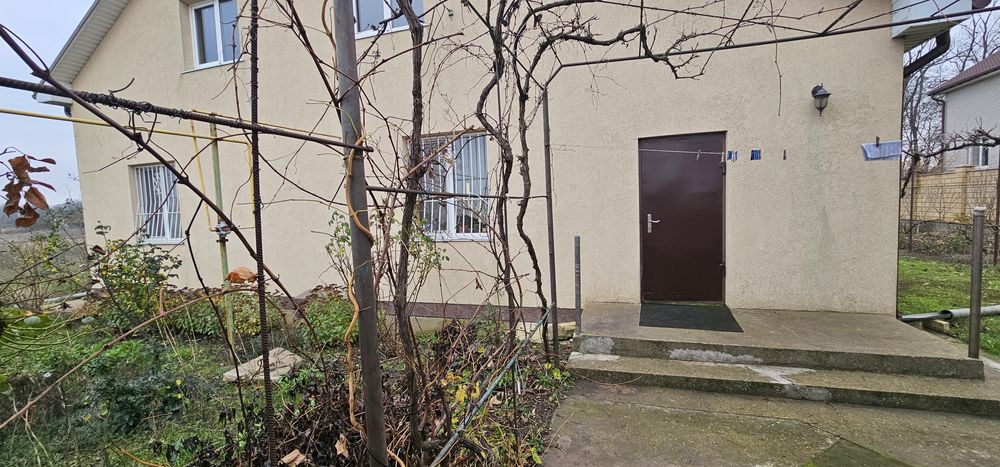 Каролино-бугаз,.добротный дом