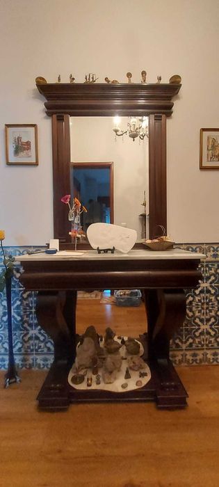 Credência / Consola em madeira maciça com espelho e tampo em pedra