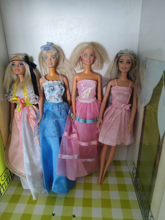 Várias Bonecas Barbies originais