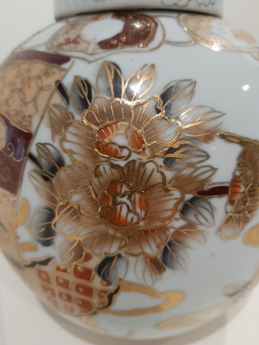 Peça antiga oriental pintada à mão