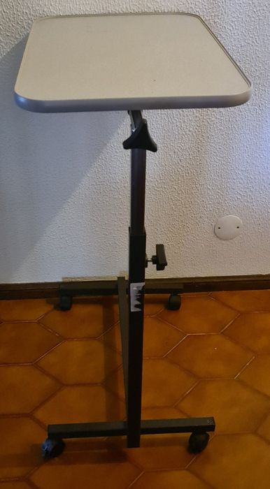 Mesa de comer na cama