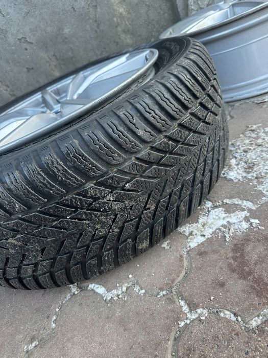 Комплект диски та резина BMW R17 - 225/50 Nokian Snowproof