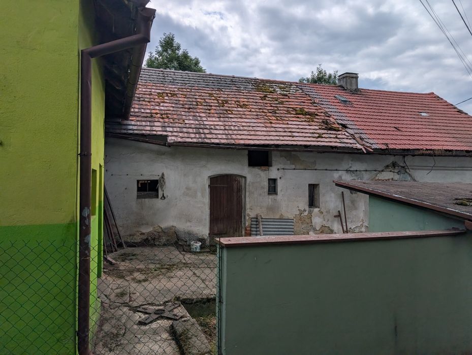 Stodoła i stary dom do rozbiórki za materiał