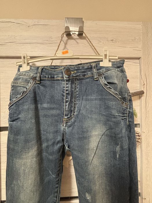 Jeansy z wysokim stanem r.36
