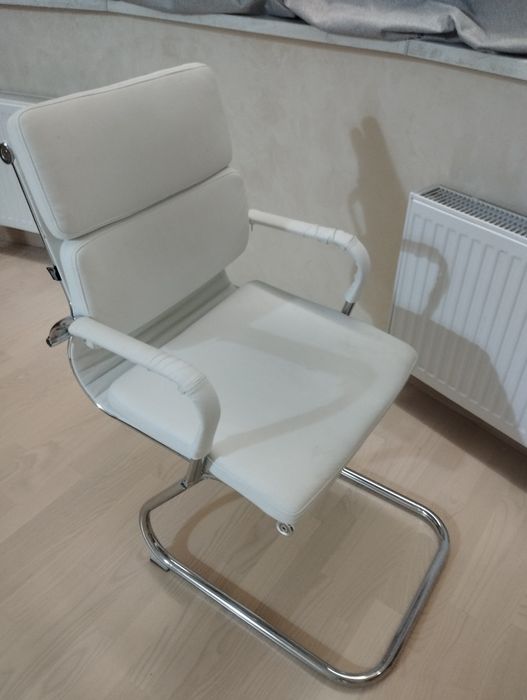 Стул ,крісло .Стан нового