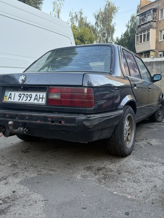 Продам bmw e30..