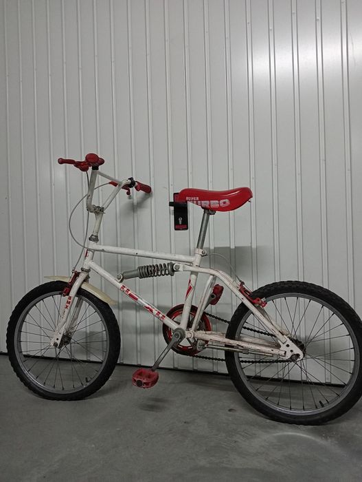 Bicicleta BMX vintage com suspensão