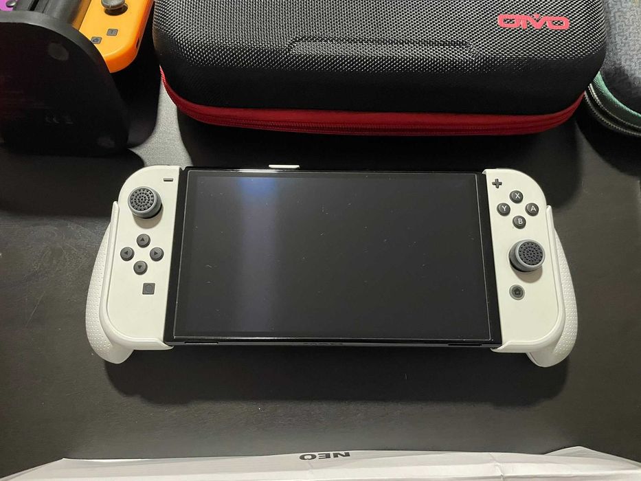 Nintendo Switch OLED Desbloqueada – Pack Completo com Vários Acessórios
