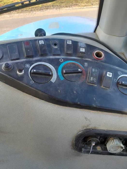 Трактор New Holland