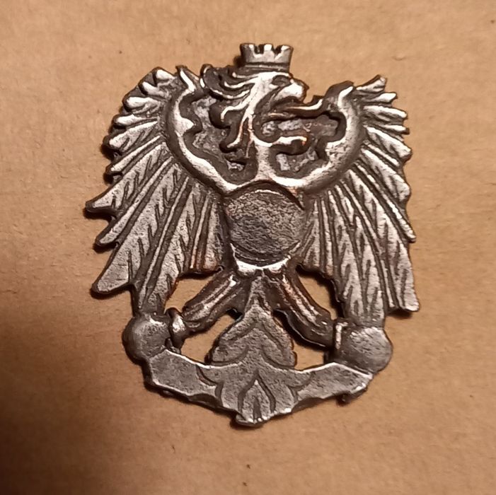 Orzełek Austria 2,6cm godło po 1945roku sierp młot rozerwane łańcuchy