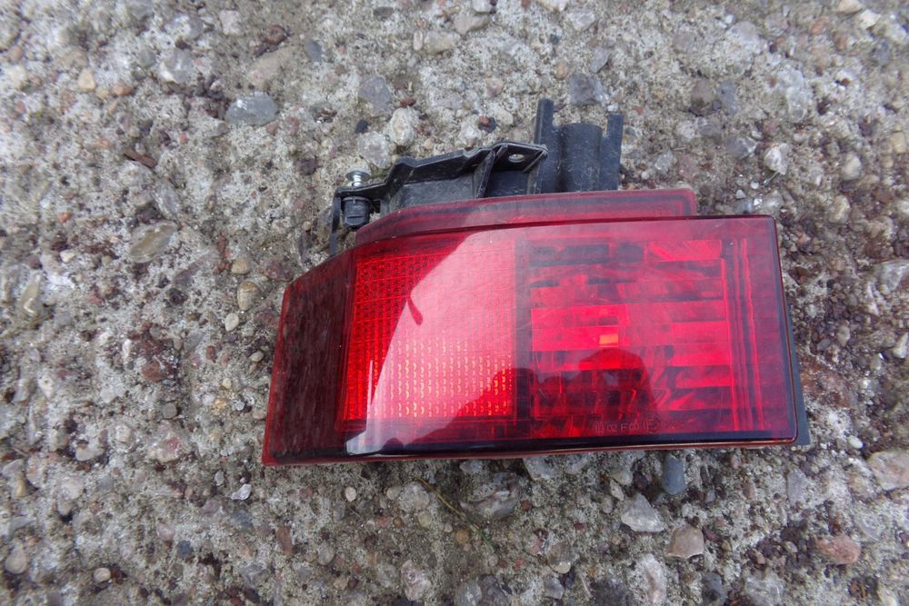 lampa przeciwmgielna lewy tył 13196005 Opel Meriwa A lift Z157