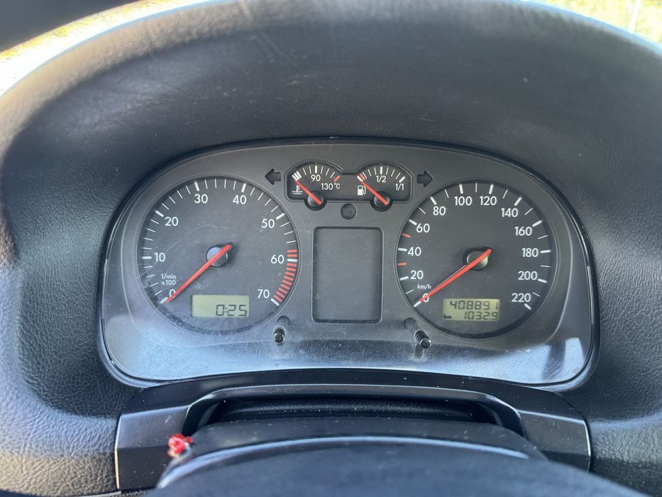 Продам VW GOLF 4 1.4 Бензин.
