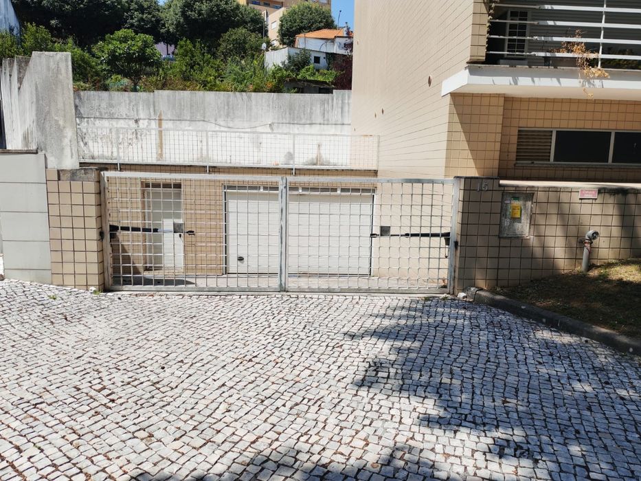 Armazém no centro de São João da Madeira