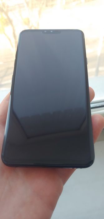 Телефон LG V40 6/64gb