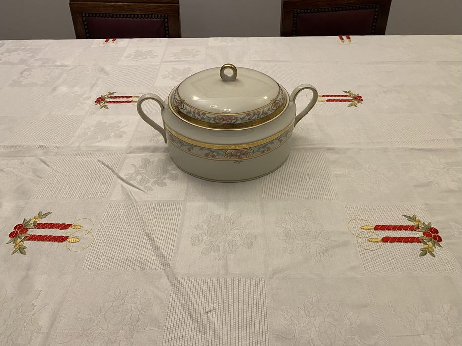 Terrina de porcelana chinesa