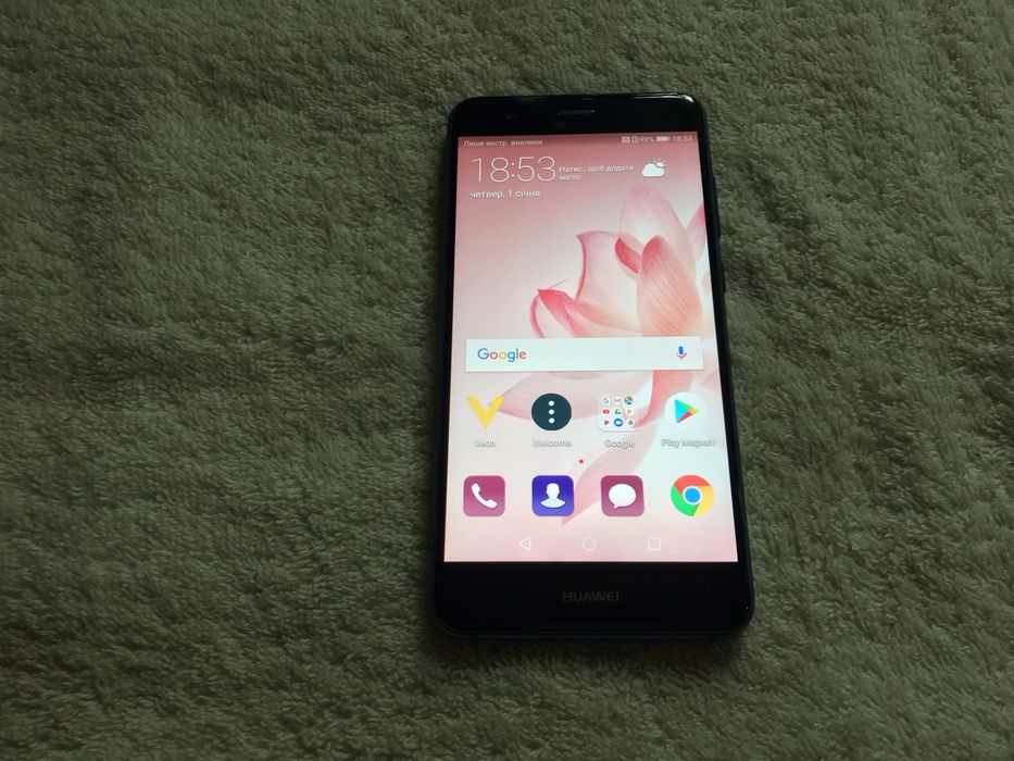Huawei P10 Lite. 4/32GB, 5.2 дюймов. В идеале !