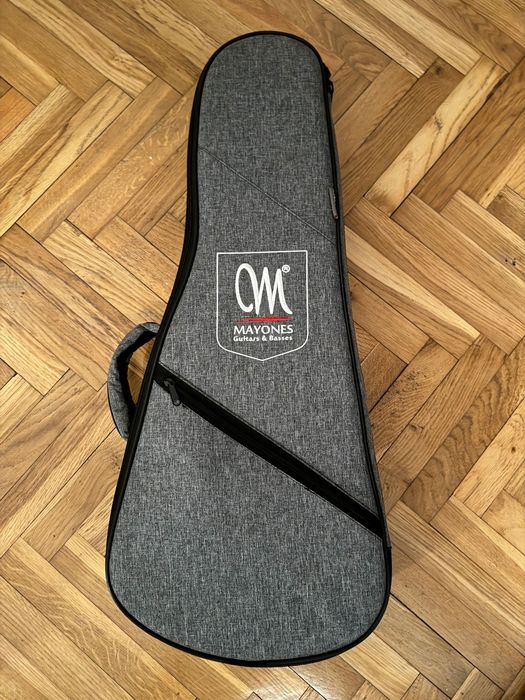 Mayones Cali gitara basowa bas Mini stan sklepowy