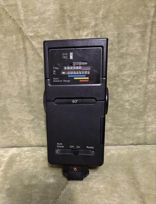 Фотовспышка Minolta и Hanimex