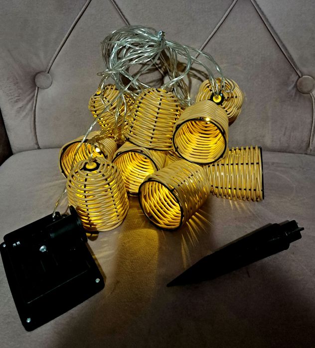 Oświetlenie ogrodowe solarne – sznur imitacja rattanu, 560 cm, 10 lampek
