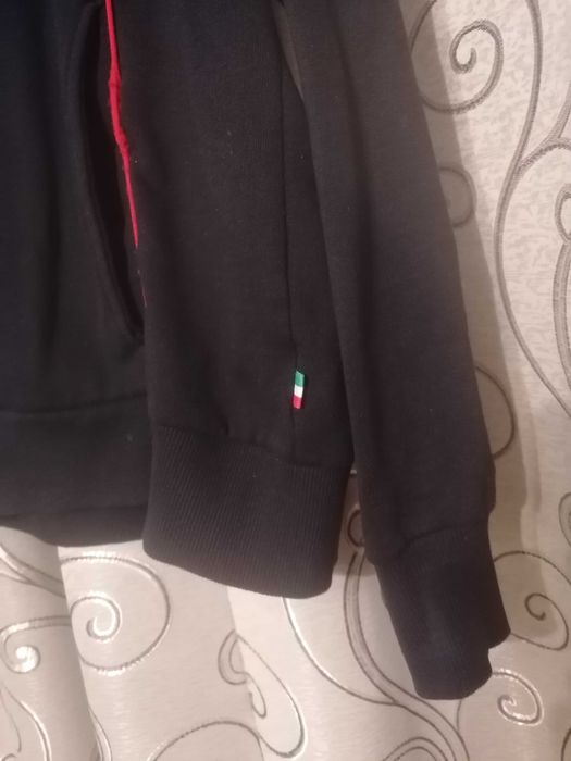 Bluza FERRARI XL czarna rozpinana na suwak