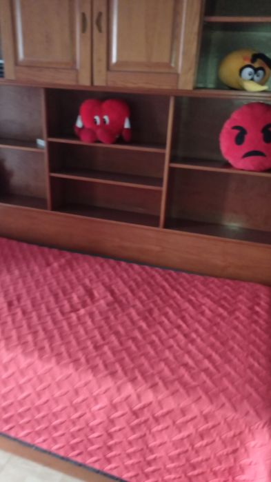 Estúdio com duas camas e colchões