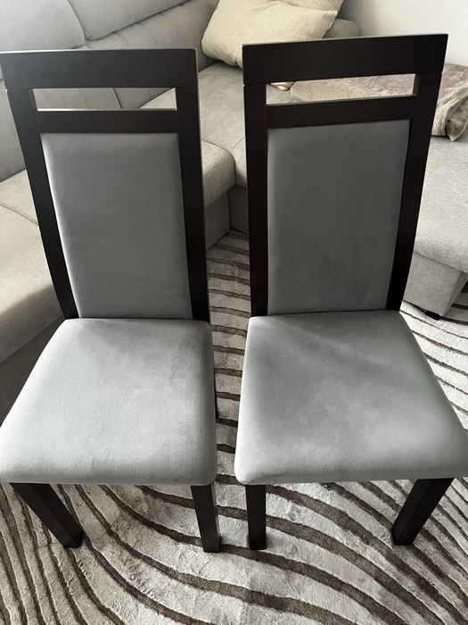 Krzesła drewniane tapicerowane