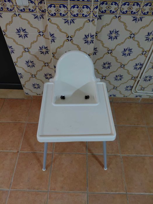 Cadeira de refeição de bebé