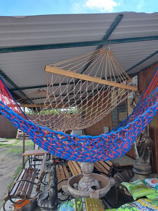 Підвісне крісло- кокон .