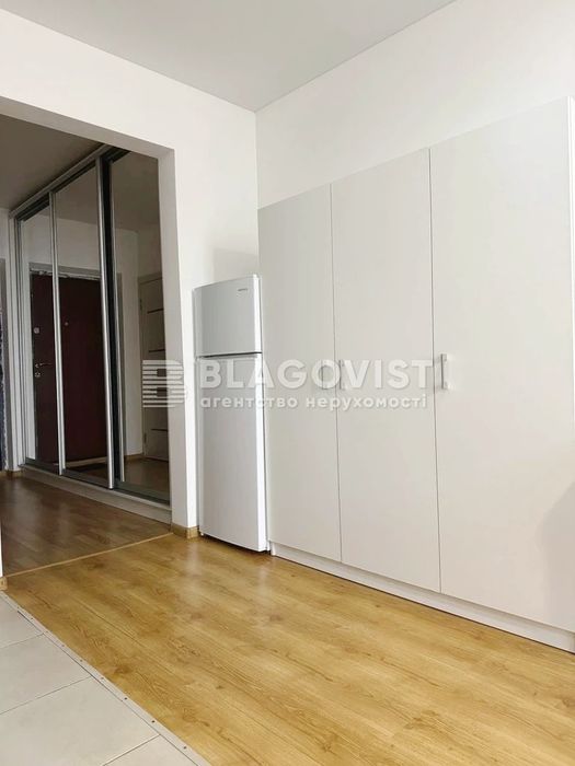 Продам 1-кімнатну квартиру Київ Максимовича ЖК Нова Англія