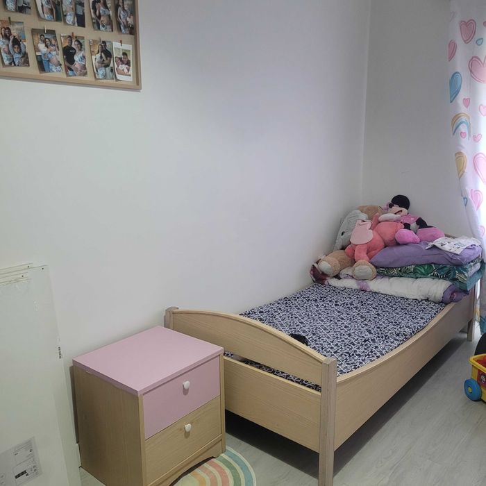 Armário,cómoda, cama e mesa de cabeceira