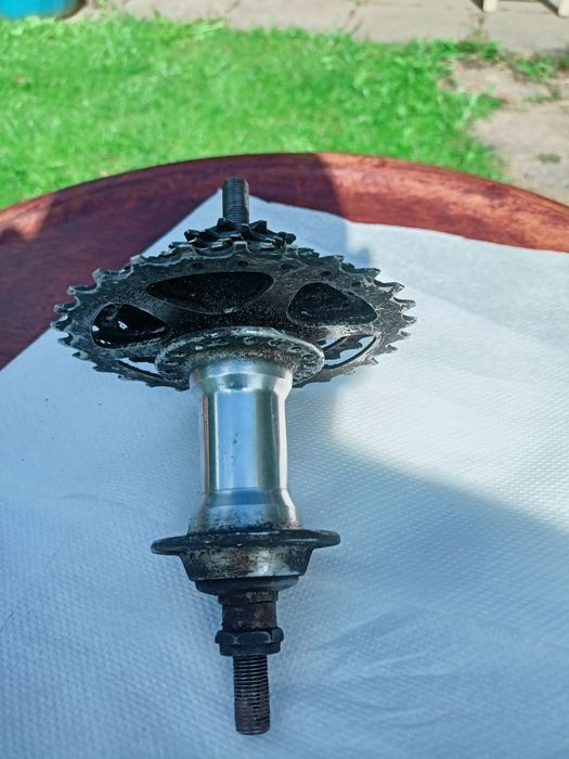 7 rzędowy wolnobieg rowerowy Shimano.