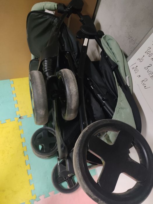 Carrinho gêmeos praticamente novo!