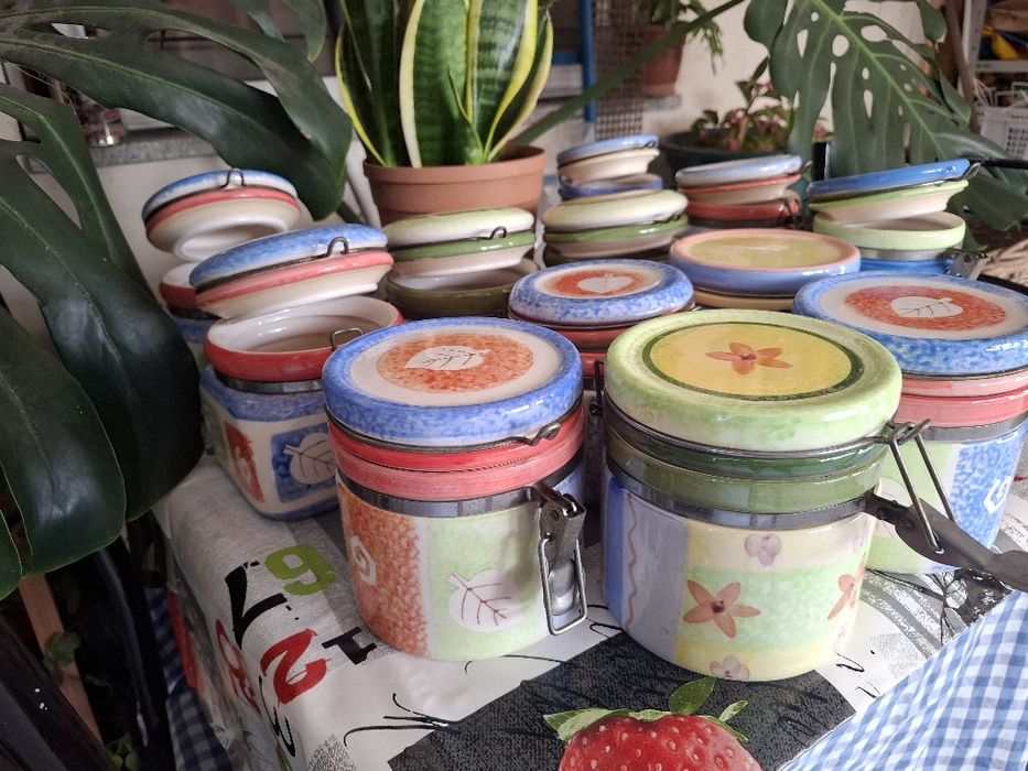 Frascos louça com tampa mola