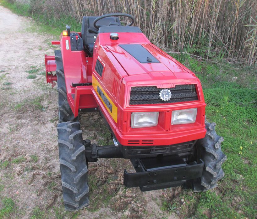 Trator Mitsubishi MT18 com Alfaia(Reservado).