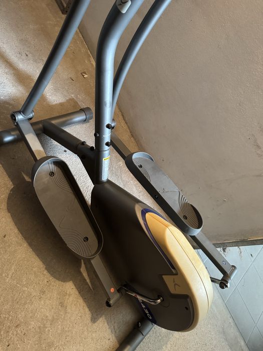 Elitica em bom estado.