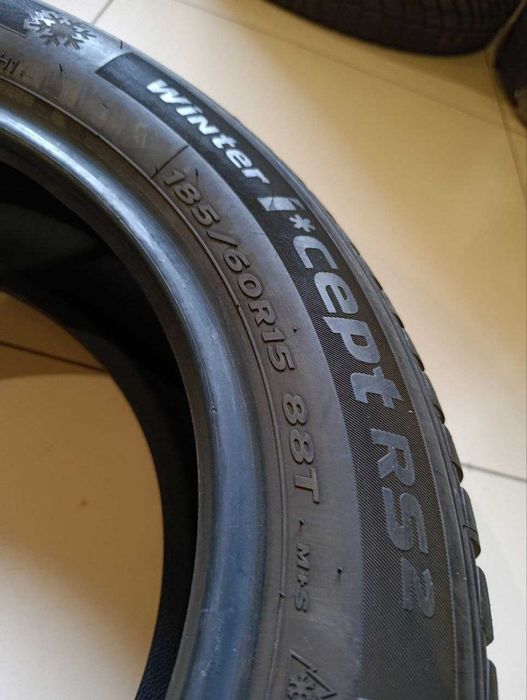 Пара шин б/у 185/60R15 88T Hankook Winter I*cept RS2