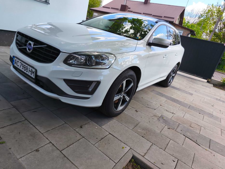 Volvo XC60 2017 2.4 R-Design
